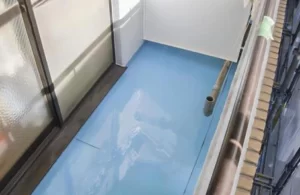 ウレタン防水塗装を施したベランダ